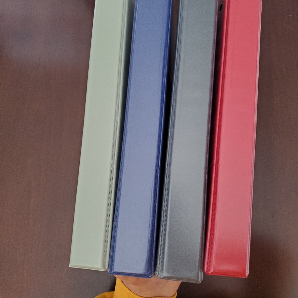 🔥A bundle of 4 binders🔥